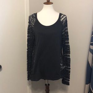 Monoreno L dark gray long sleeve top w/lace